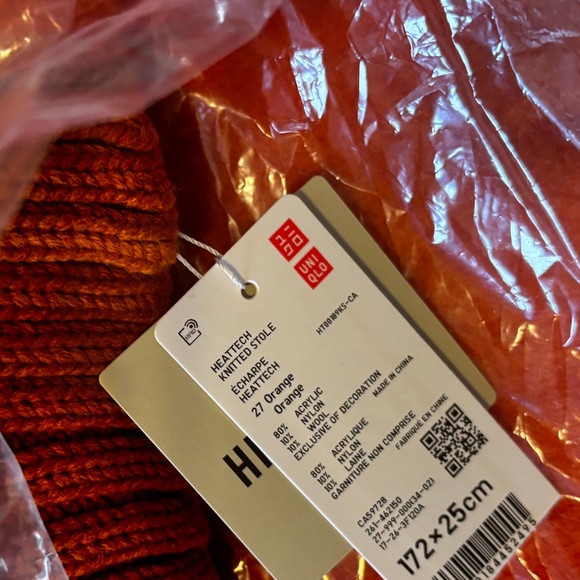 Anya Hindmarch Uniqlo collab orange touch of wool heattech knitted stole NWT - Picture 7 of 8